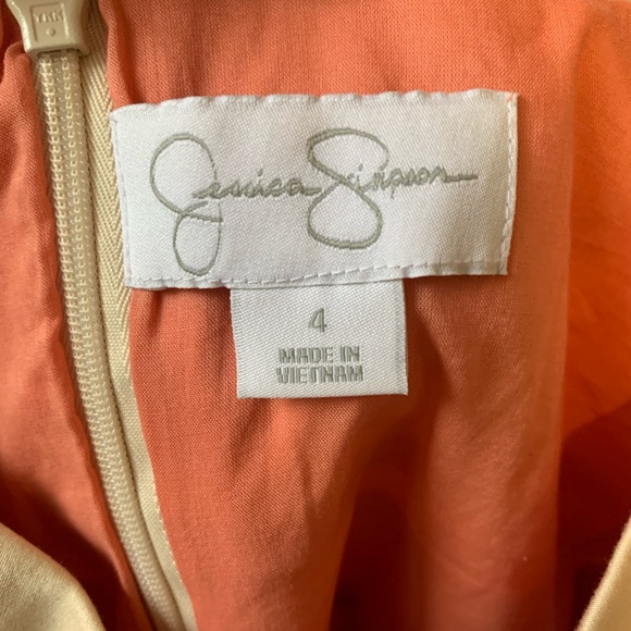 Jessica Simpson peel a book dress - Picture 3 of 4